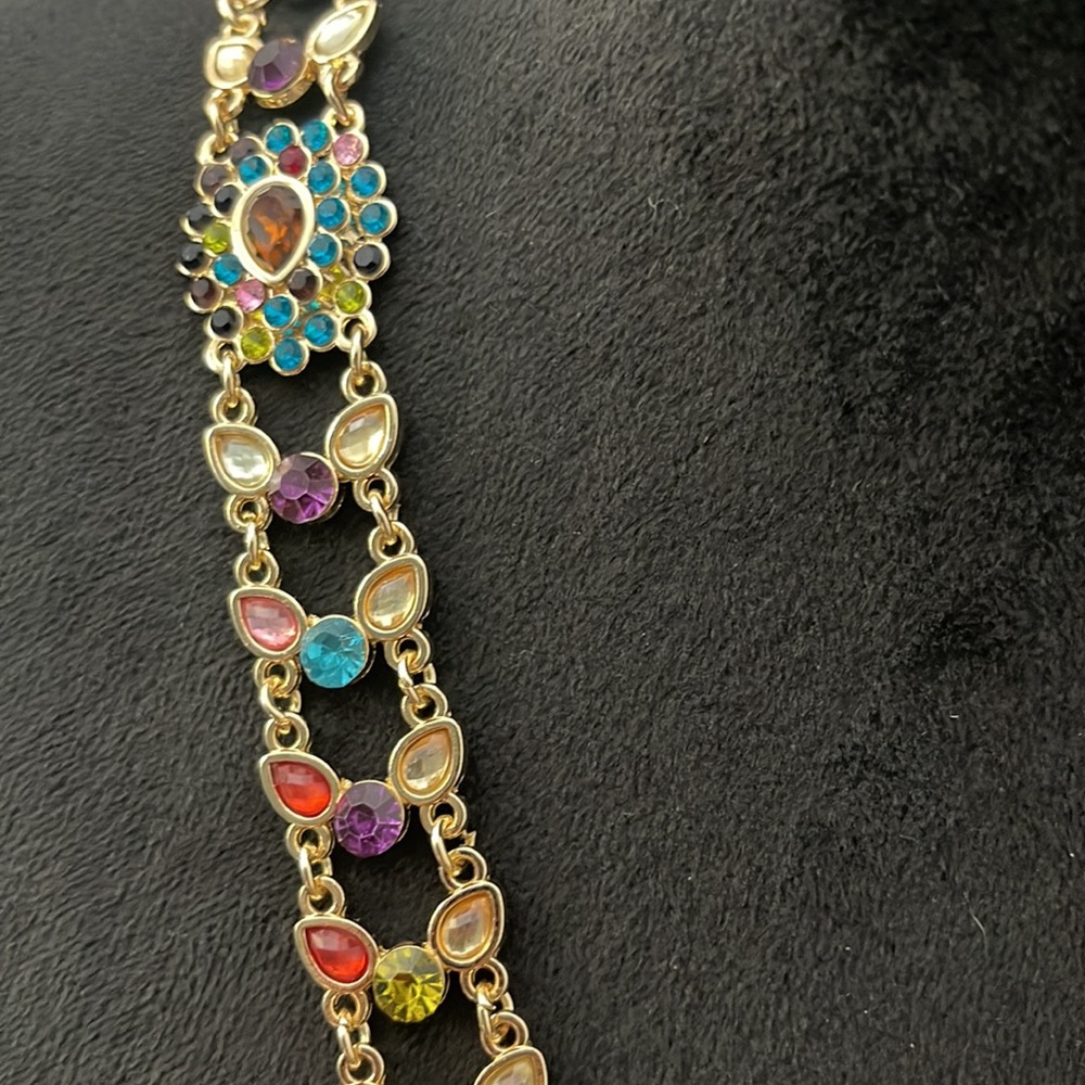 Large Gold Pendant Necklace - Picture 4 of 12
